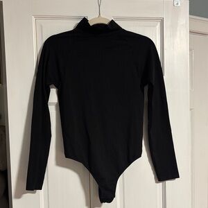 Aritzia Babaton Long Sleeve Bodysuit